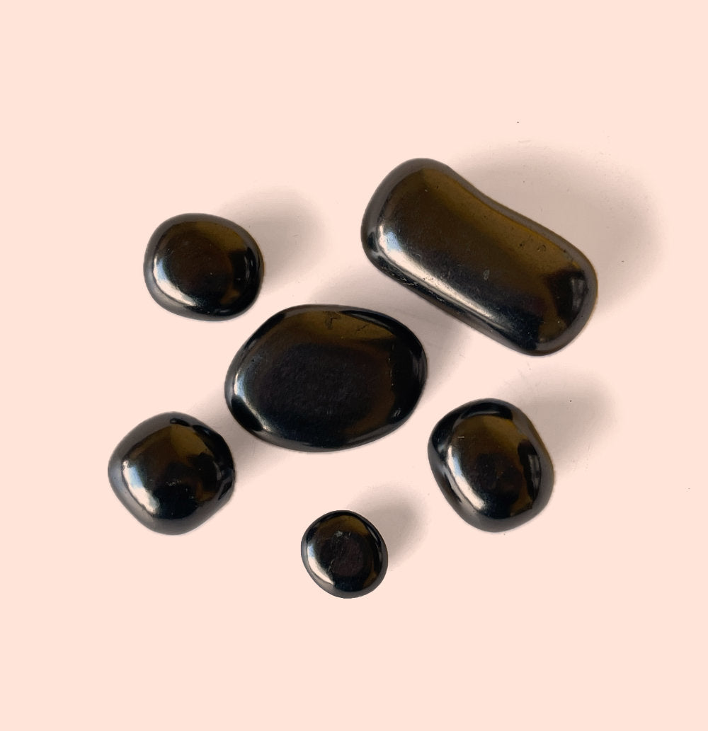 Brušen šungit za vodo